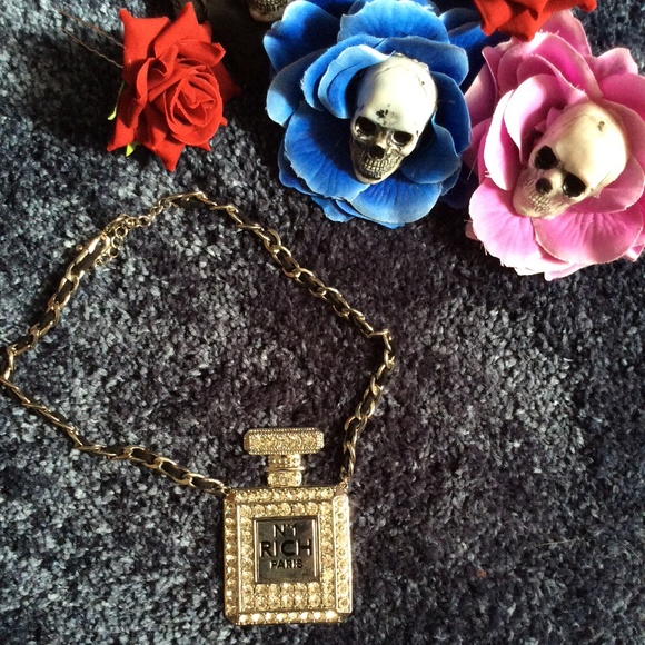 Perfume bottle necklace - Picture 4 of 6